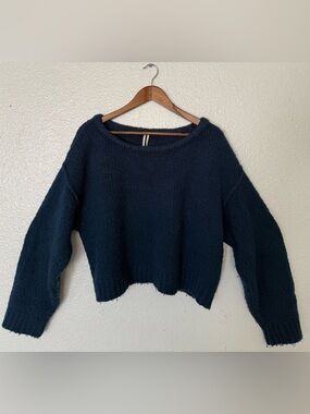 Anthropologie Crewneck Sweater in Navy Cropped rib knit 42%wool Women’s Size M
